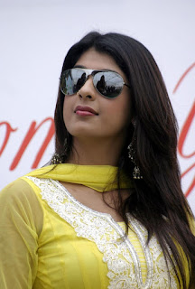 Aishwarya Sakhuja   Hindi TV Actress in Yellow Salwar suit Stunning Pics (3)